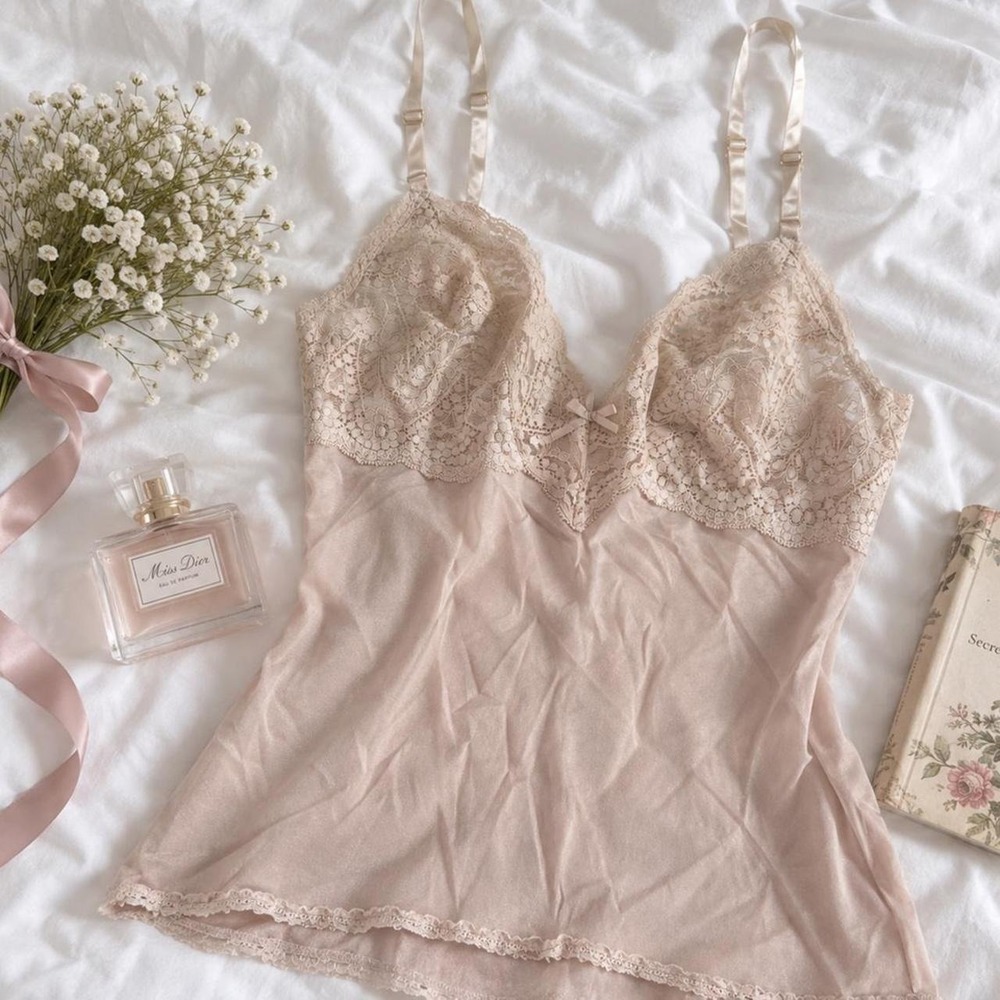 Lace cami top  90s fairycore vassarette